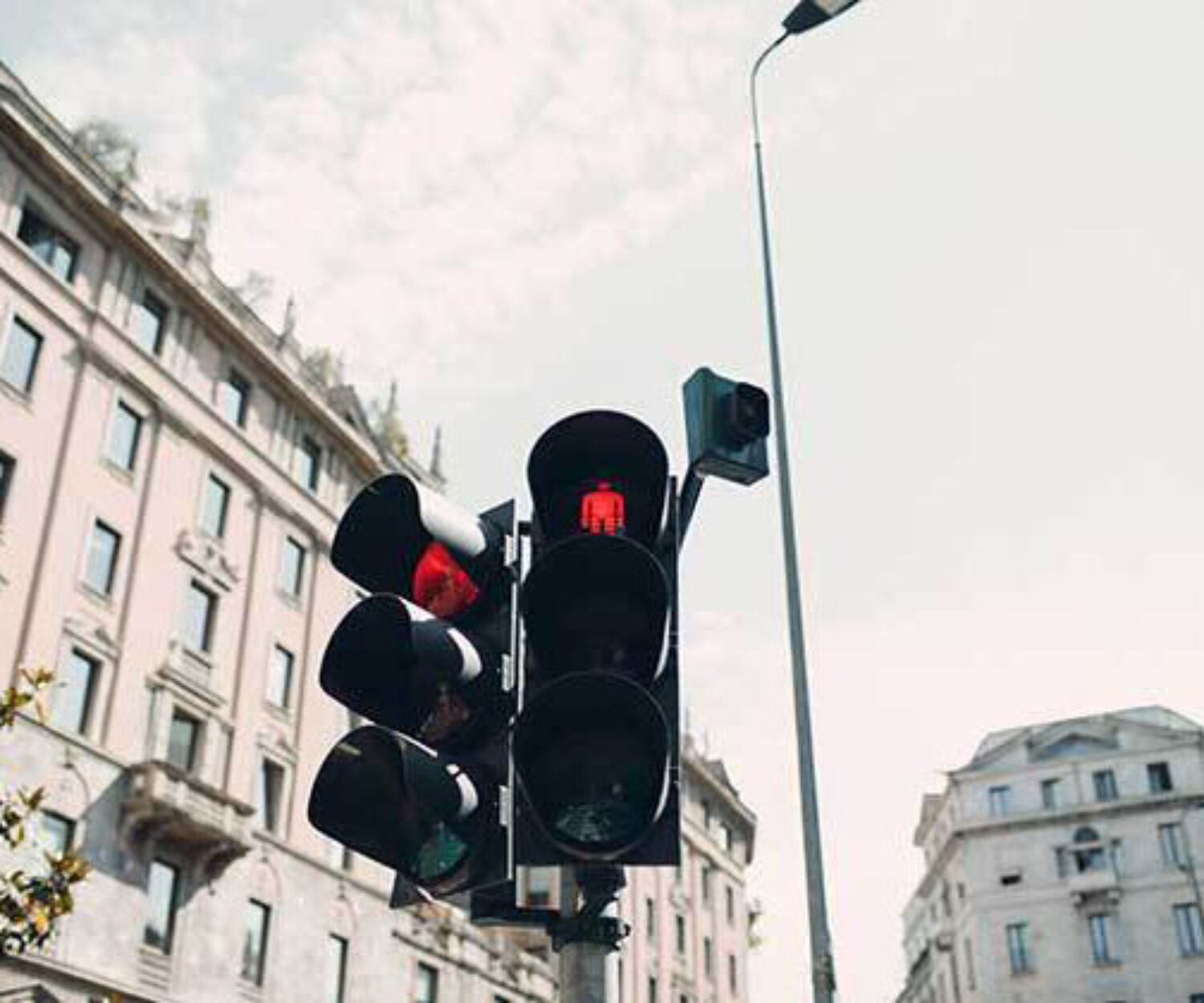 jacksonville-lawyer-traffic-accident-cases-traffic-light-in-street