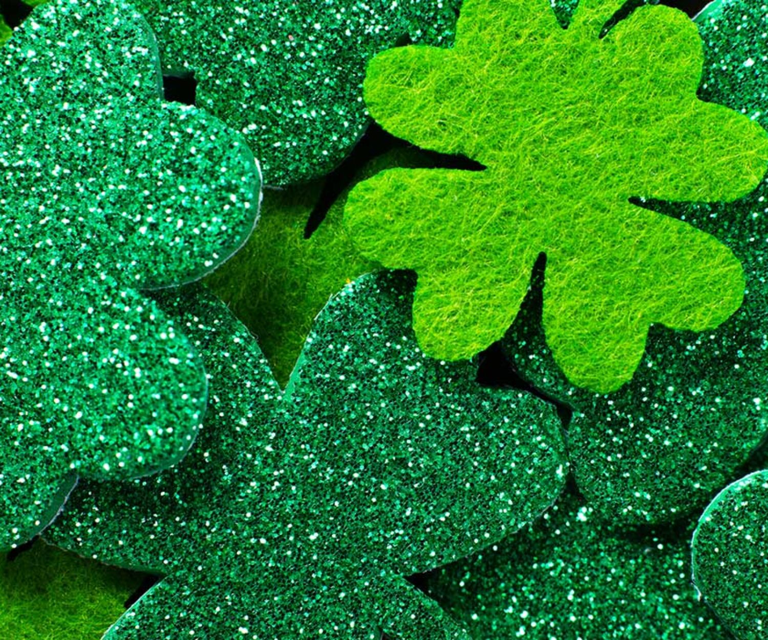 st-patricks-day-dui-laws-florida-green-shamrocks-overlapped-to-create-green-background